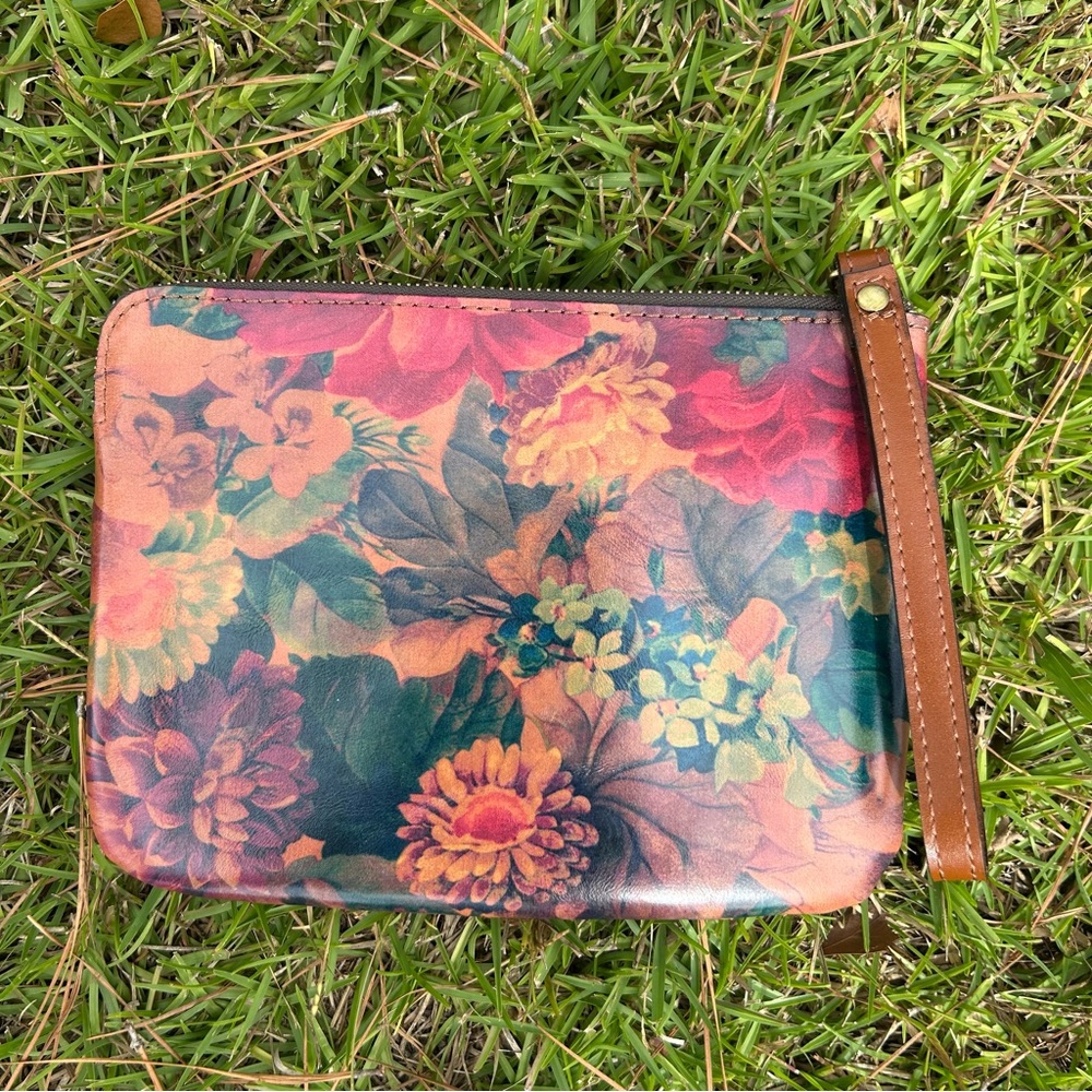 PATRICIA NASH CASSINI MULTI-COLOR FLORAL LEATHER WRISTLET - Picture 1 of 8